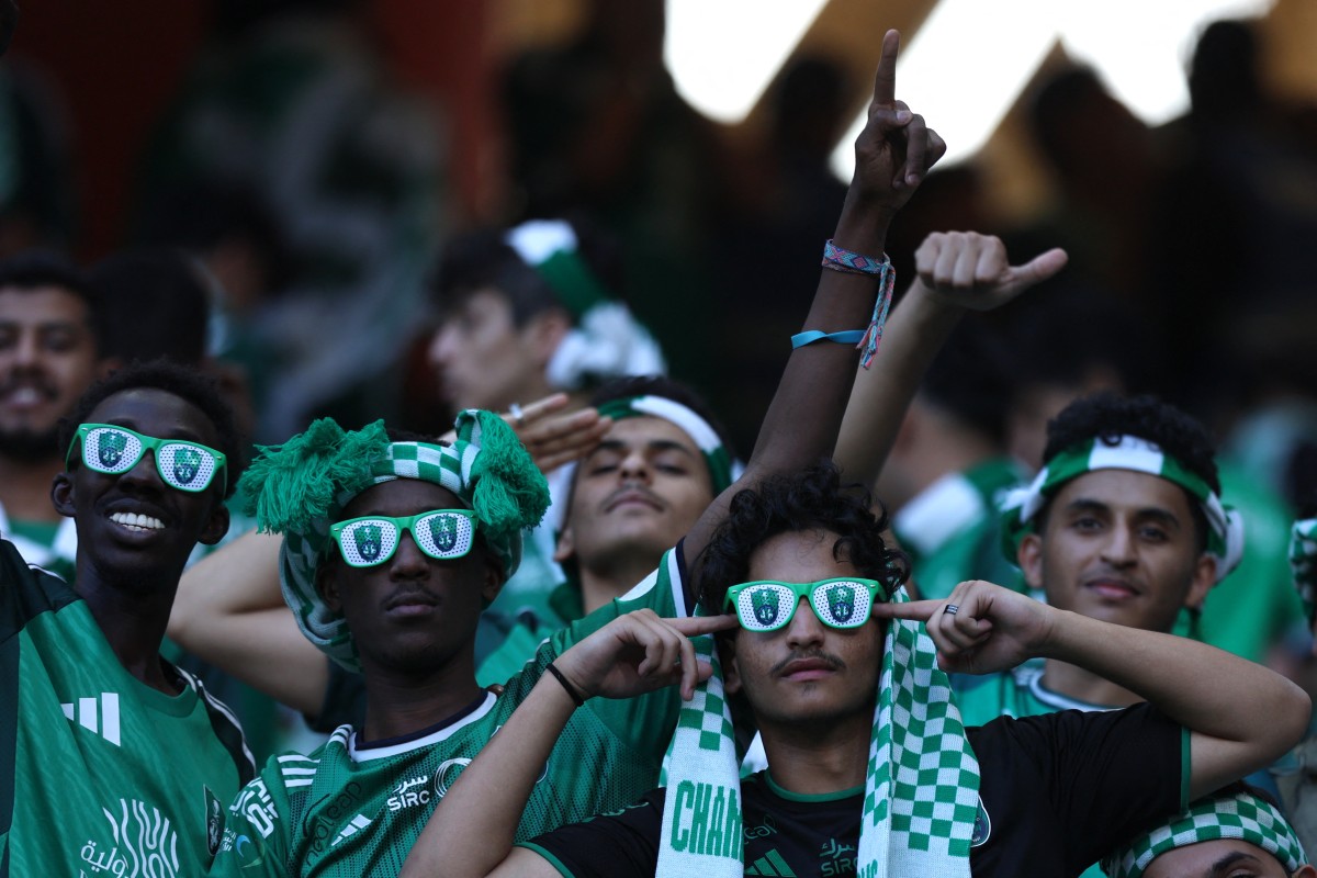 جماهير أهلي جدة (أ ف ب)