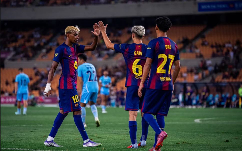لامين يامال نجم برشلونة الشاب (اكس)