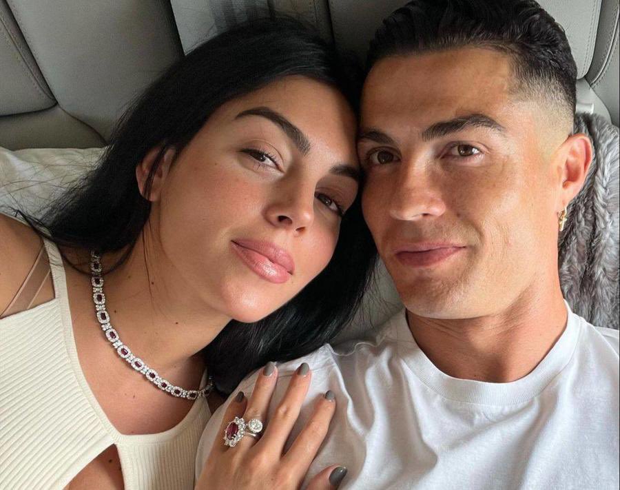 رونالدو وجورجينا (إكس)