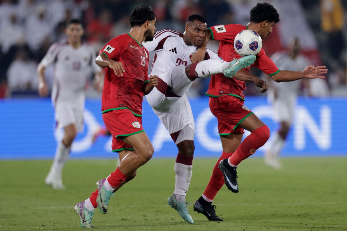 جانب من لقاء قطر وعمان (أ ف ب)