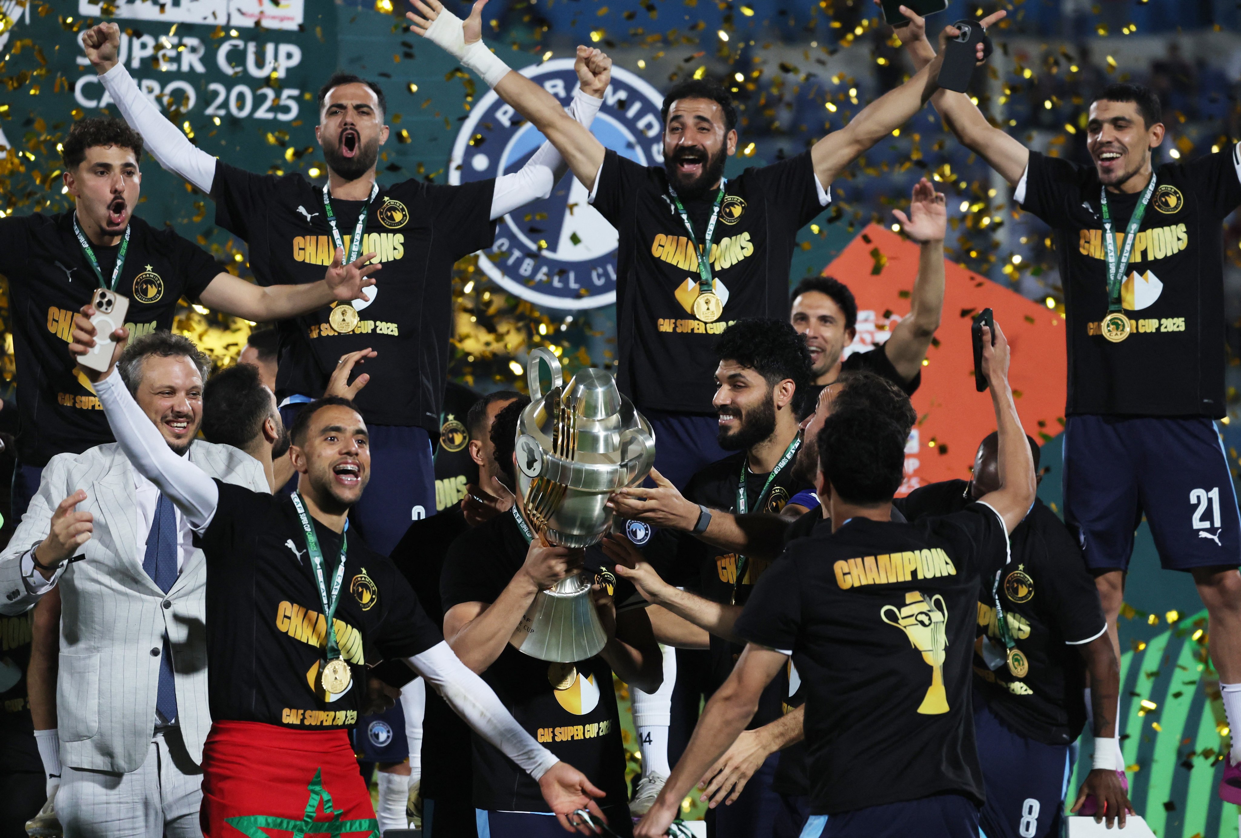 نادي بيراميدز (إكس)