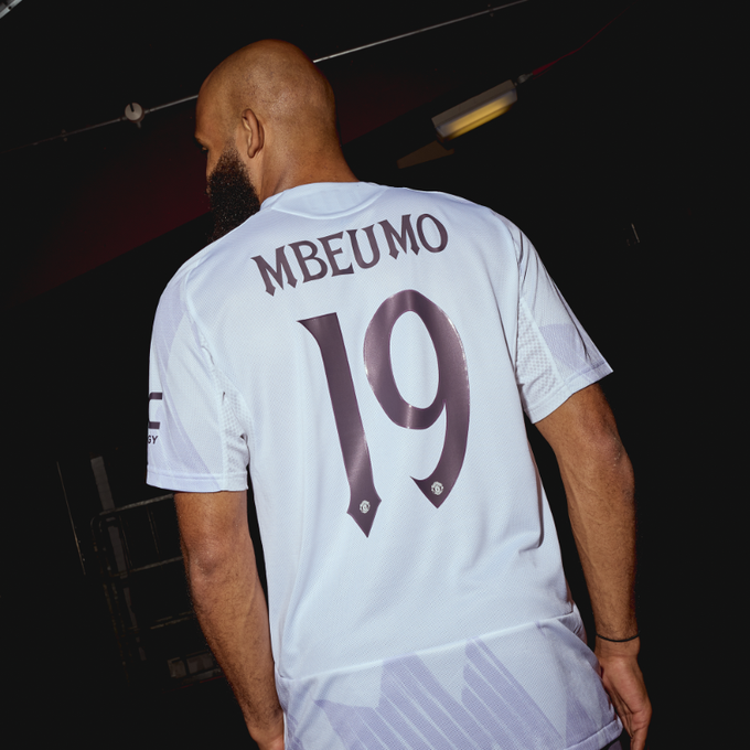 براين مبيومو (إكس)