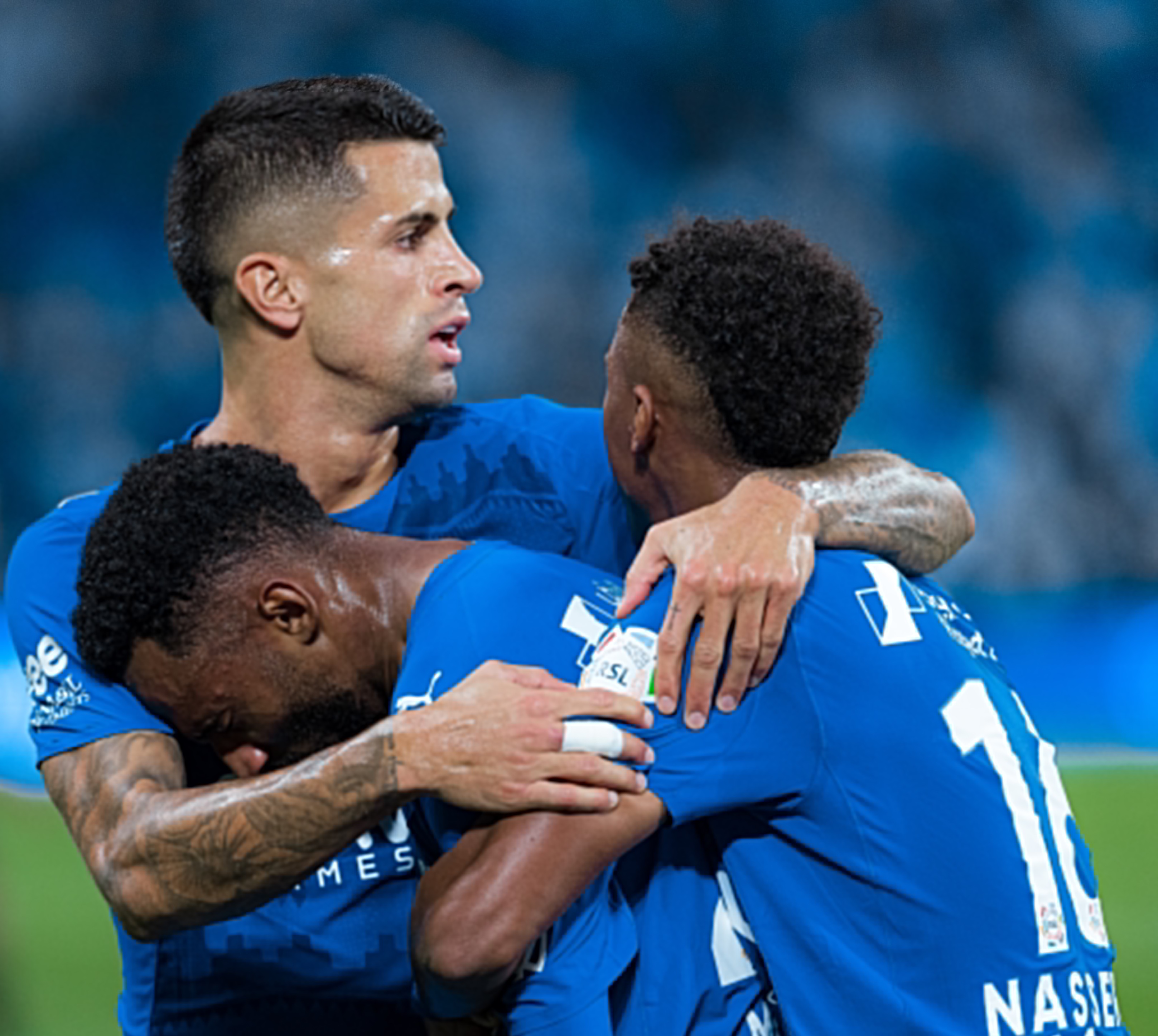 احتفال لاعبي الهلال بالهدف الأول في مرمى الرياض (إكس)