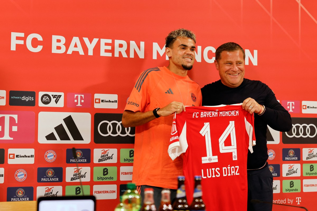 تقديم دياز لاعباً لبايرن ميونيخ (أ ف ب)