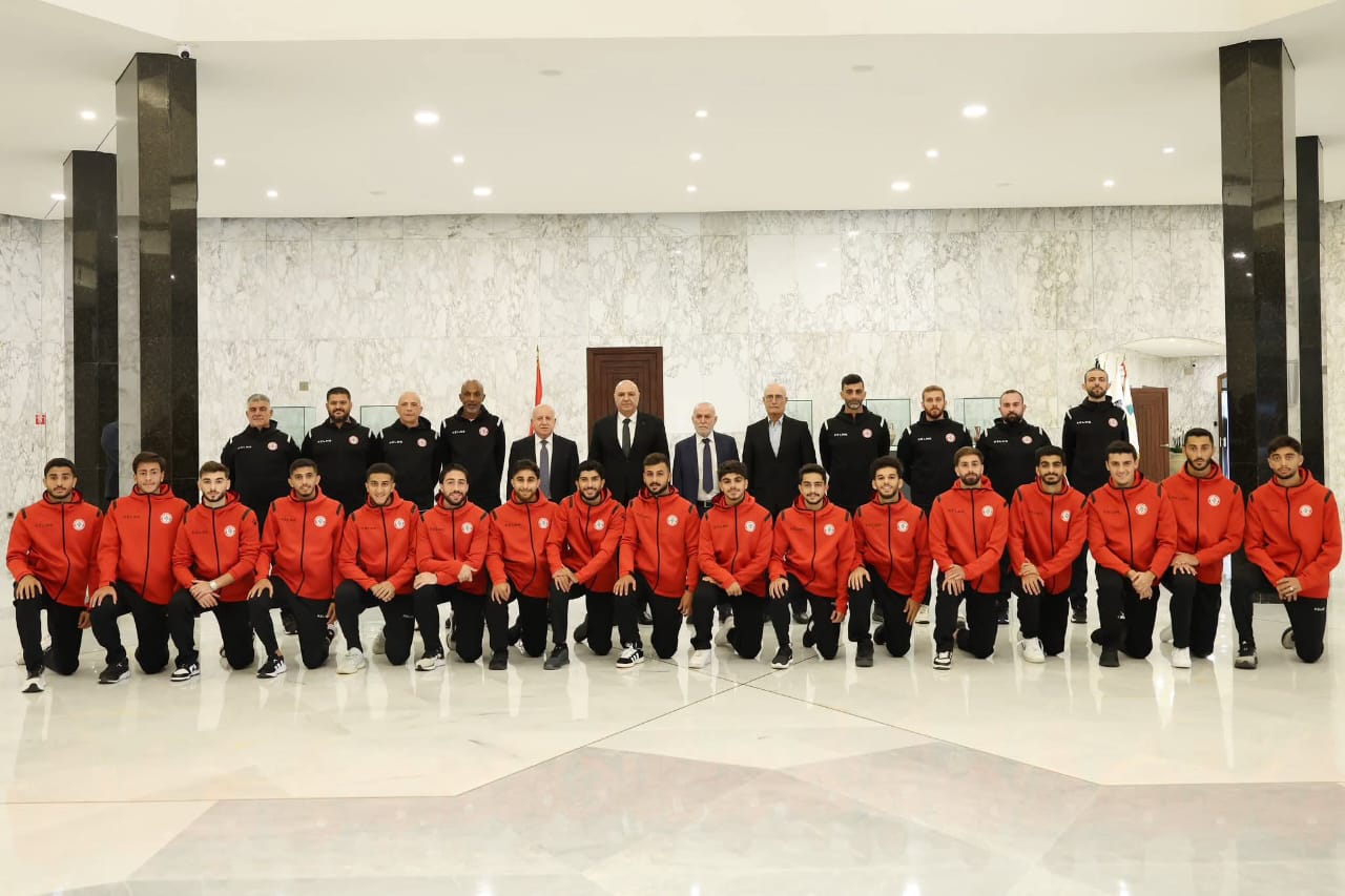 رئيس الجمهورية مع منتخب تحت 23 عاماً