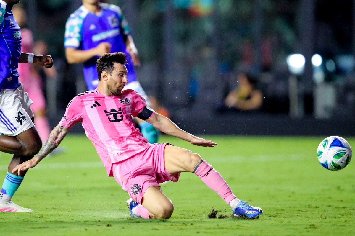 ميسي خلال لقاء إنتر ميامي وسياتل (أ ف ب)