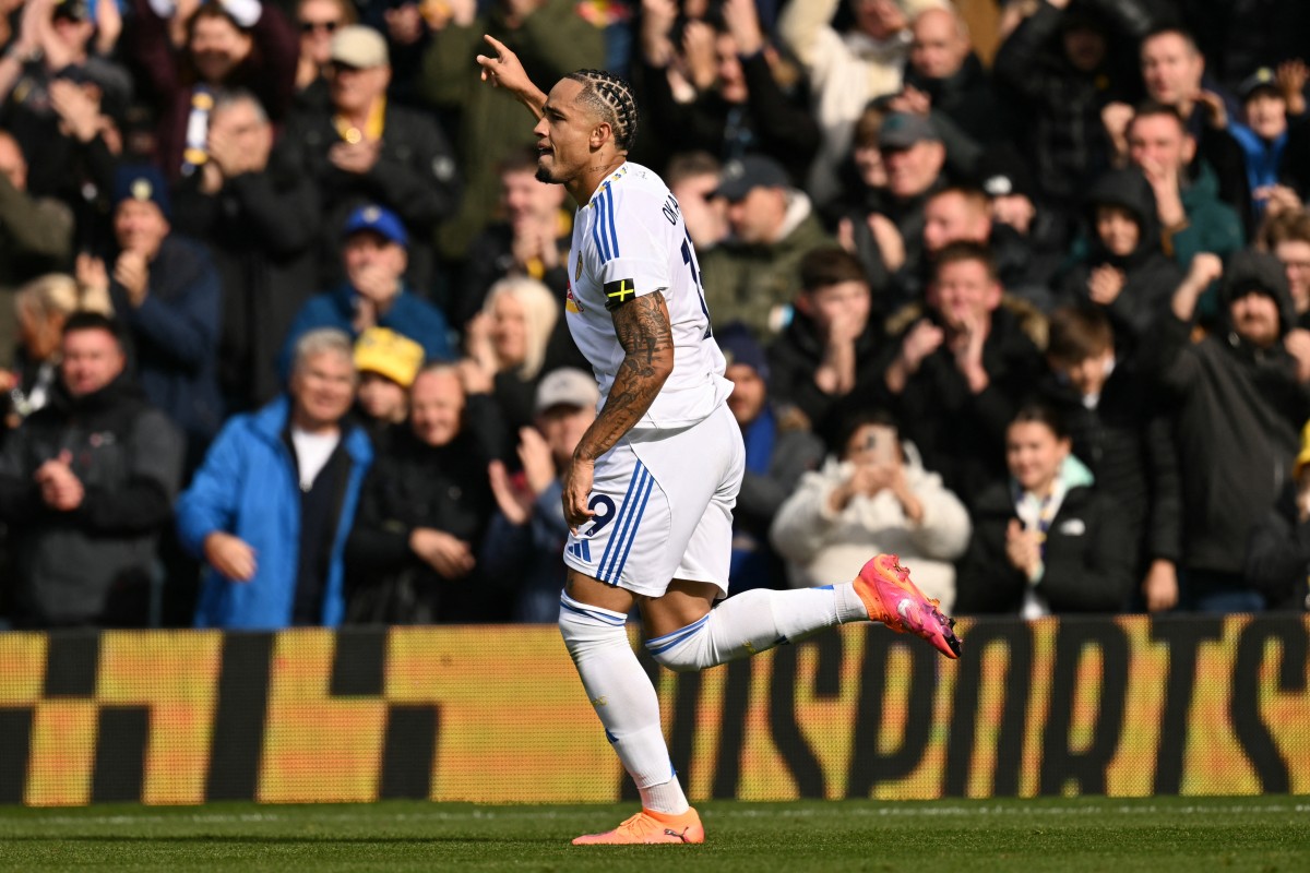 أوكافور مهاجم ليدز (أ ف ب)