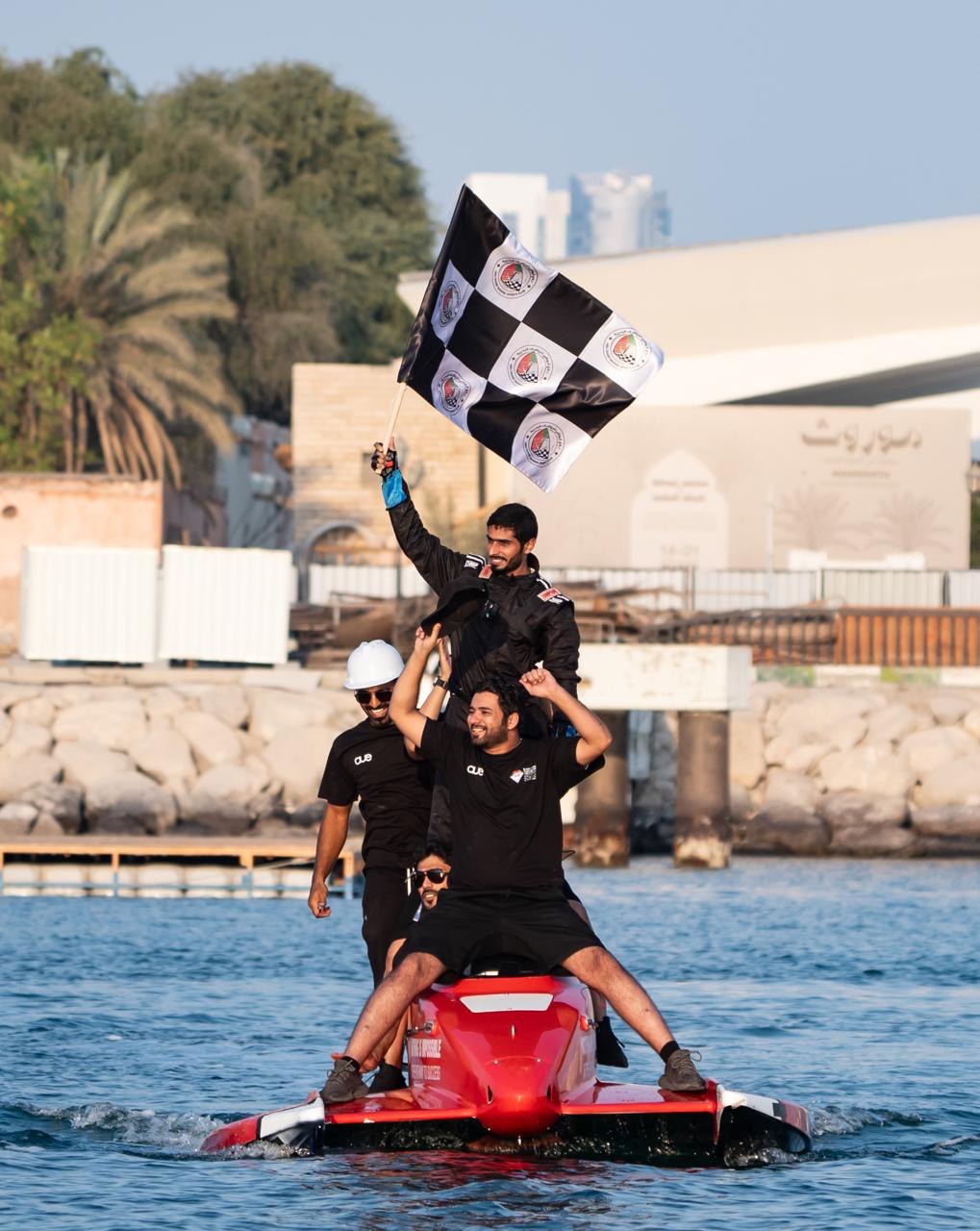 سالم اليافعي يتوج بطلاً للجولة الثانية من بطولة الإمارات للفورمولا 4 في أبوظبي. (وكالات)