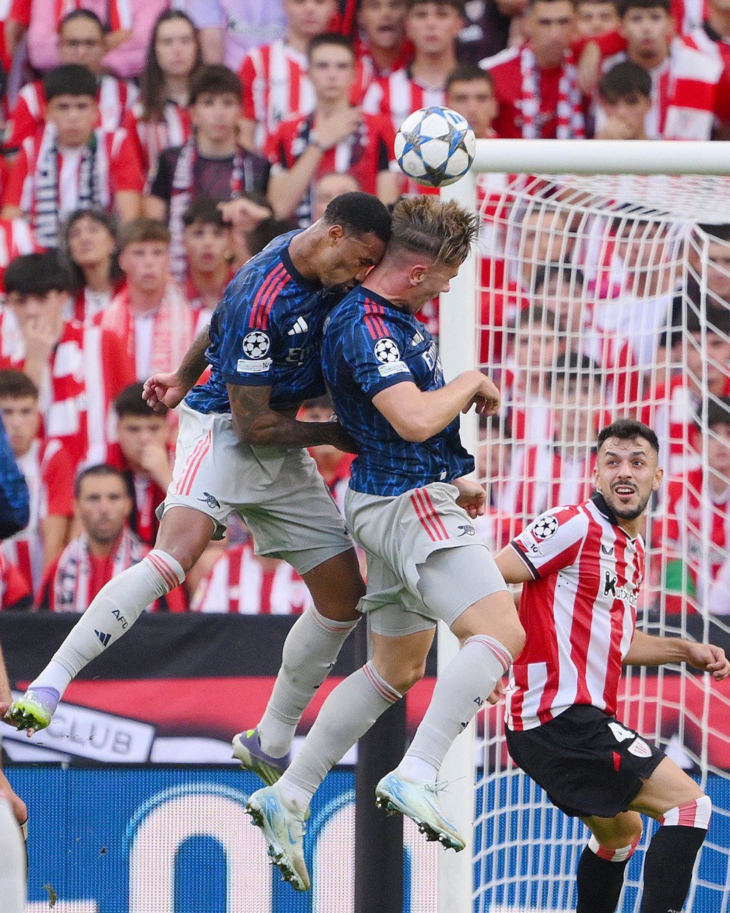 لحظة التصادم. (وكالات) 