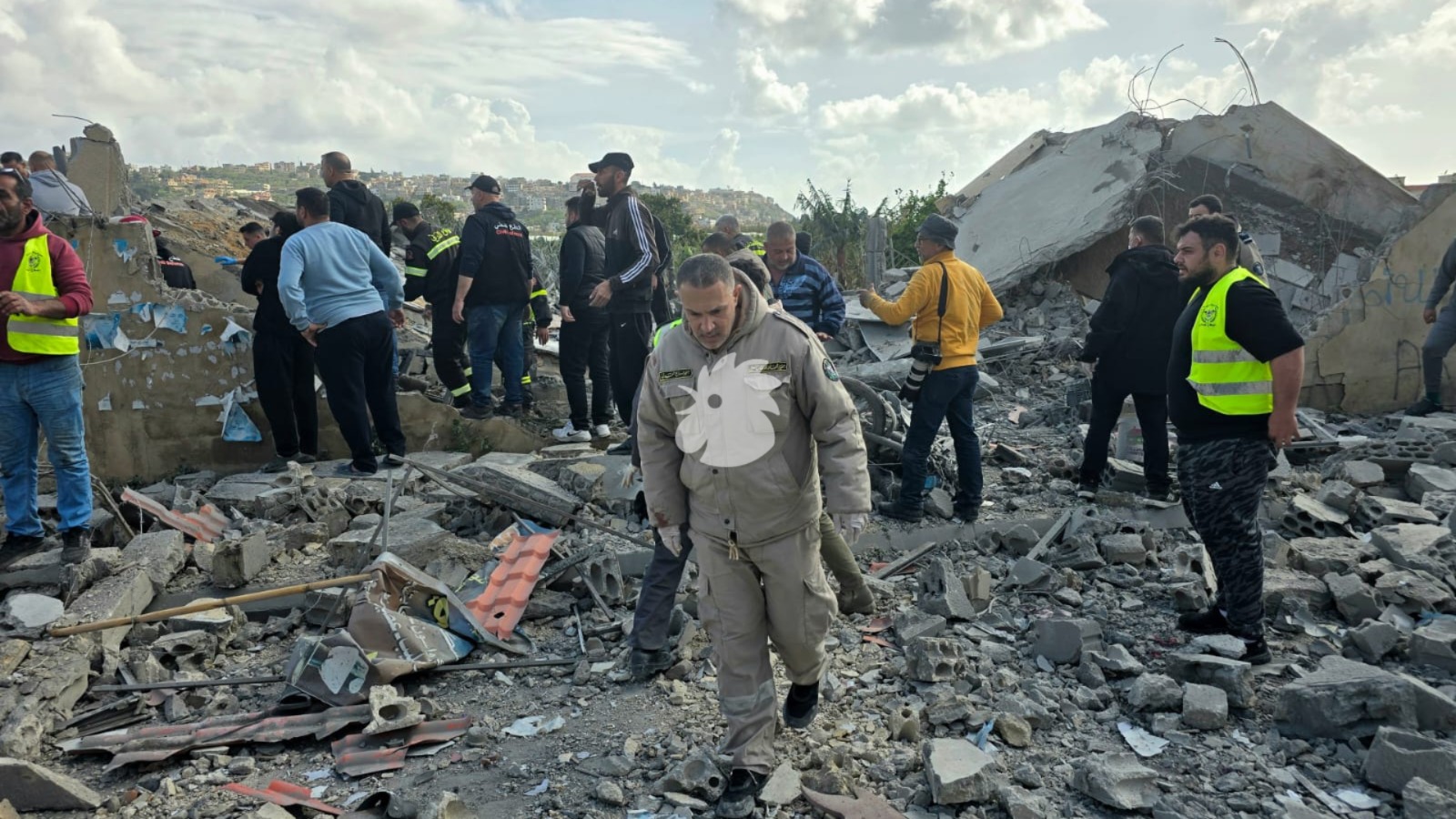 Israeli airstrike on Sarafand. (Annahar)