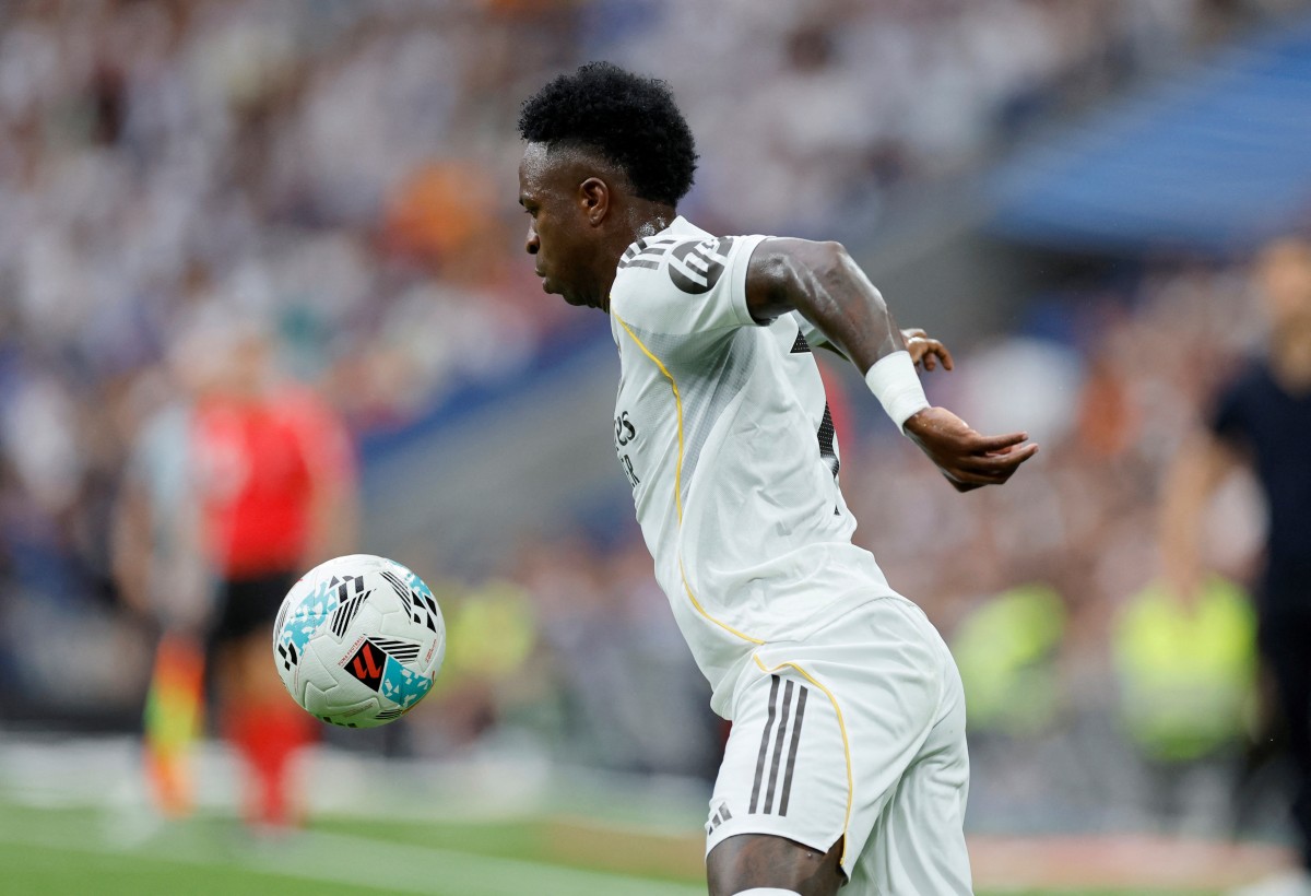 فينيسيوس خلال لقاء ليفانتي (أ ف ب)