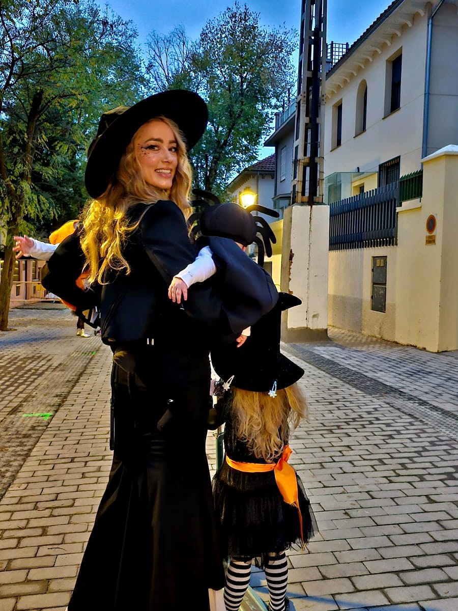 آمبر هيرد وأولادها (إنستغرام)