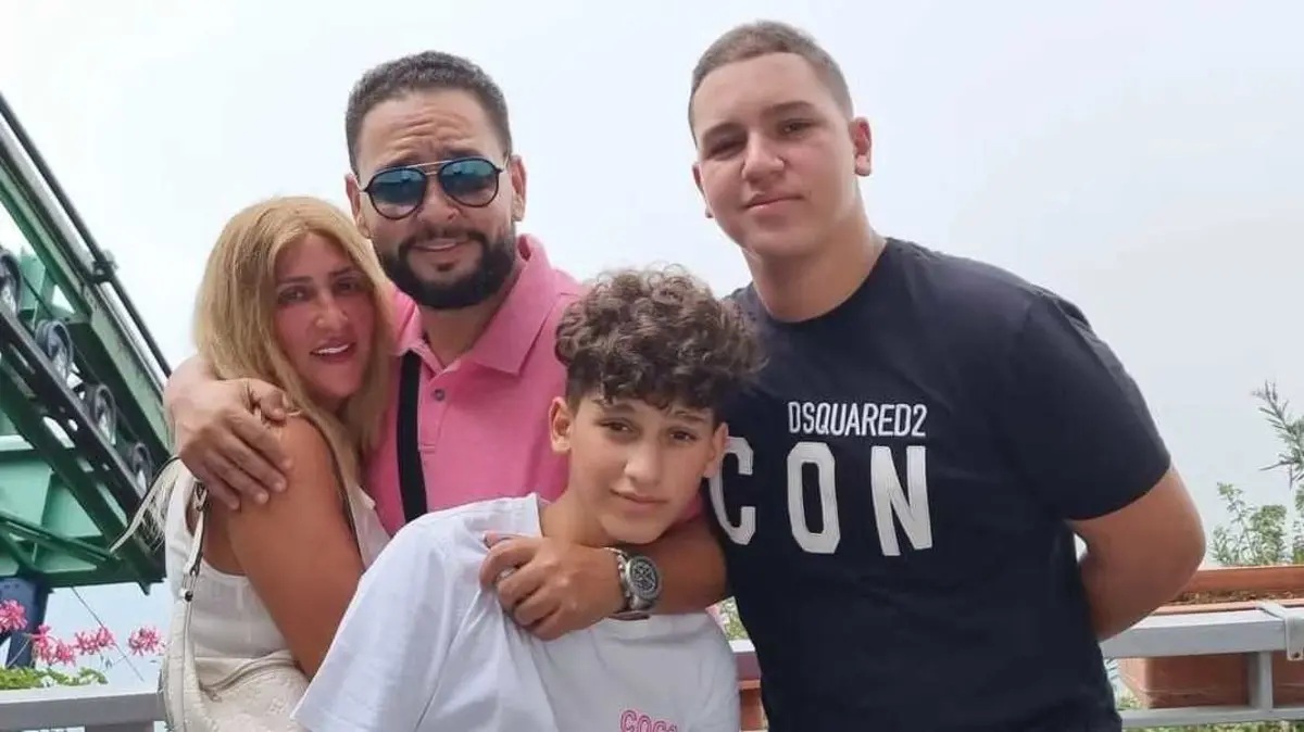 أحمد رزق وعائلته (سوشيال ميديا)