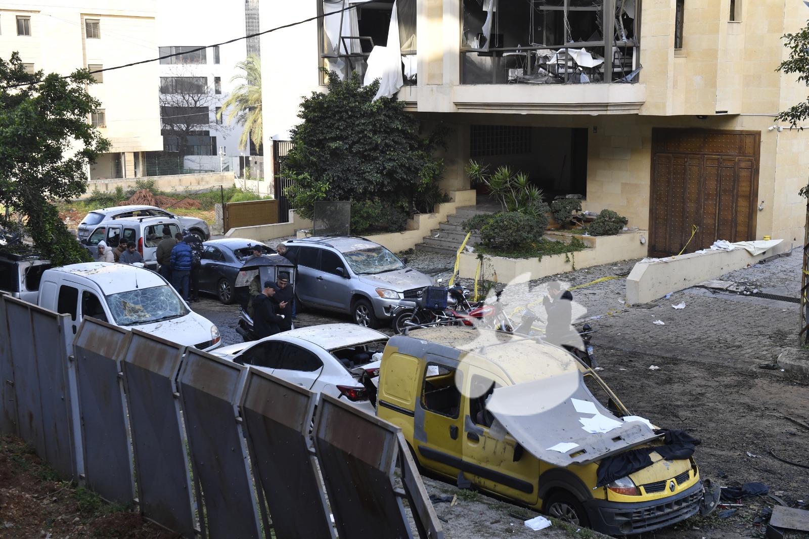 أضرار غارة إسرائيلية على بيروت في الساعات الماضية (حسام شبارو)