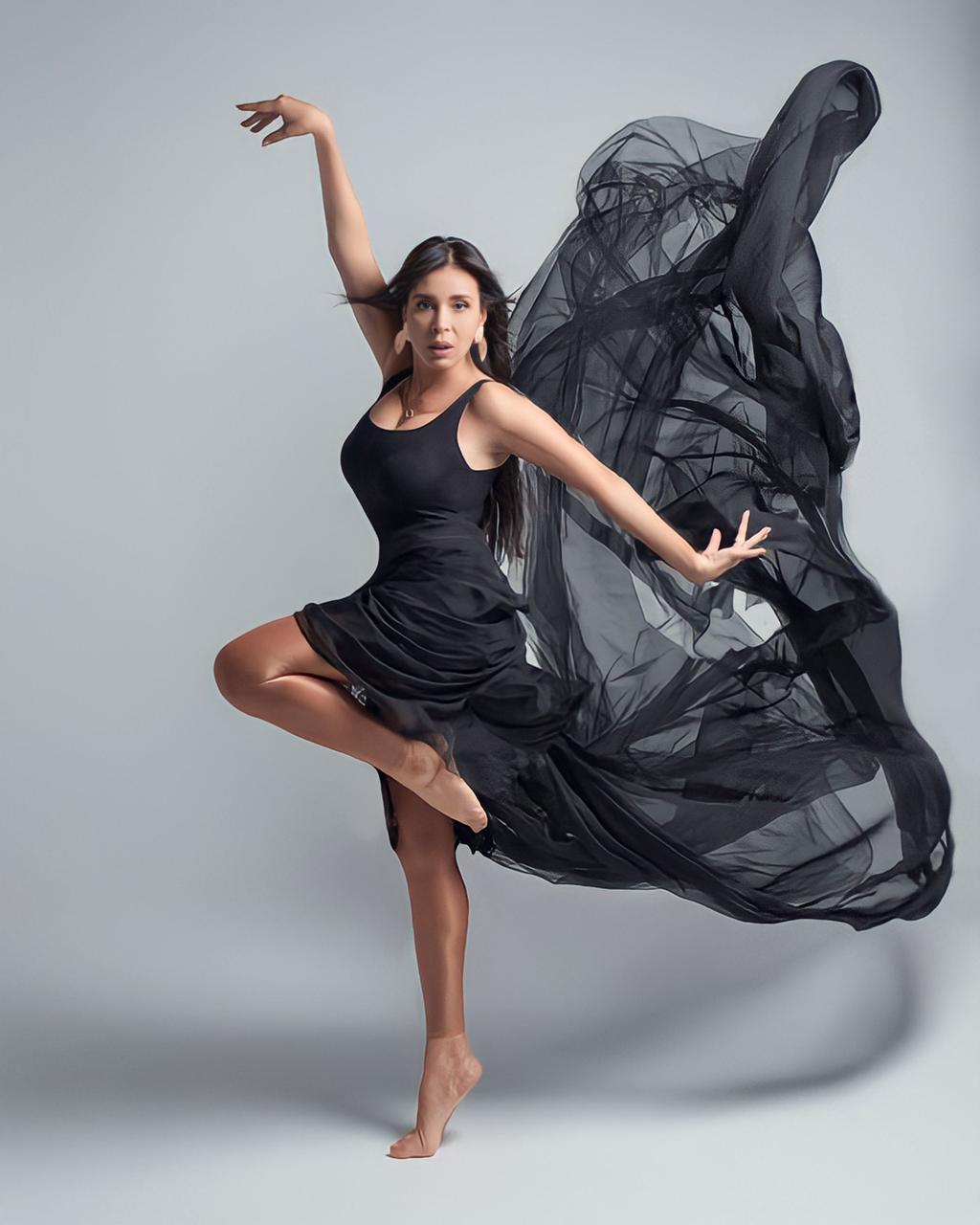 الراقصة دينا (إنستغرام)