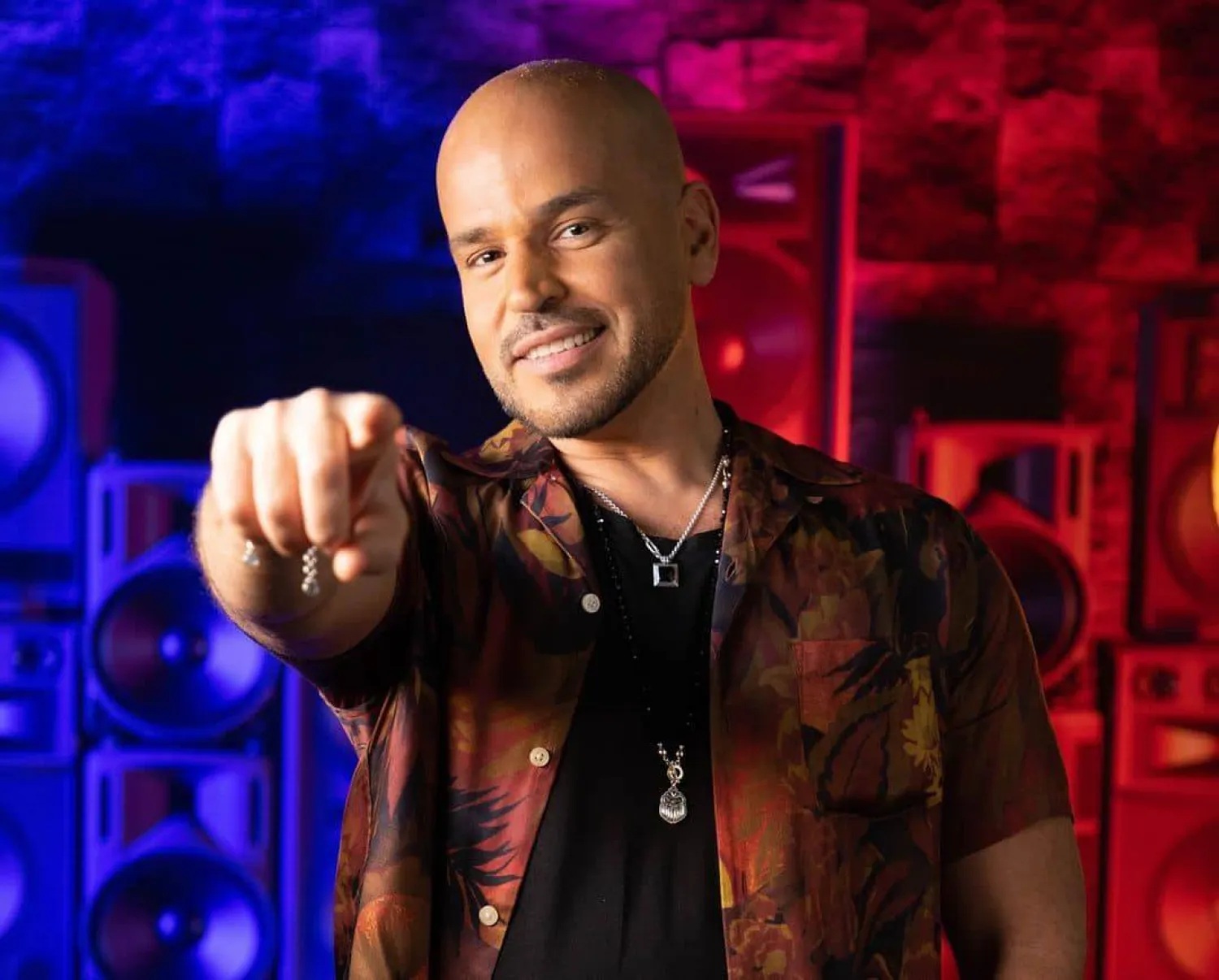 المطرب أبو (إكس)