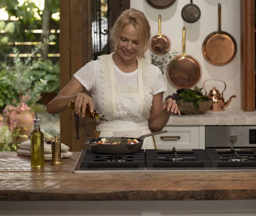 باميلا أندرسون في برنامجها