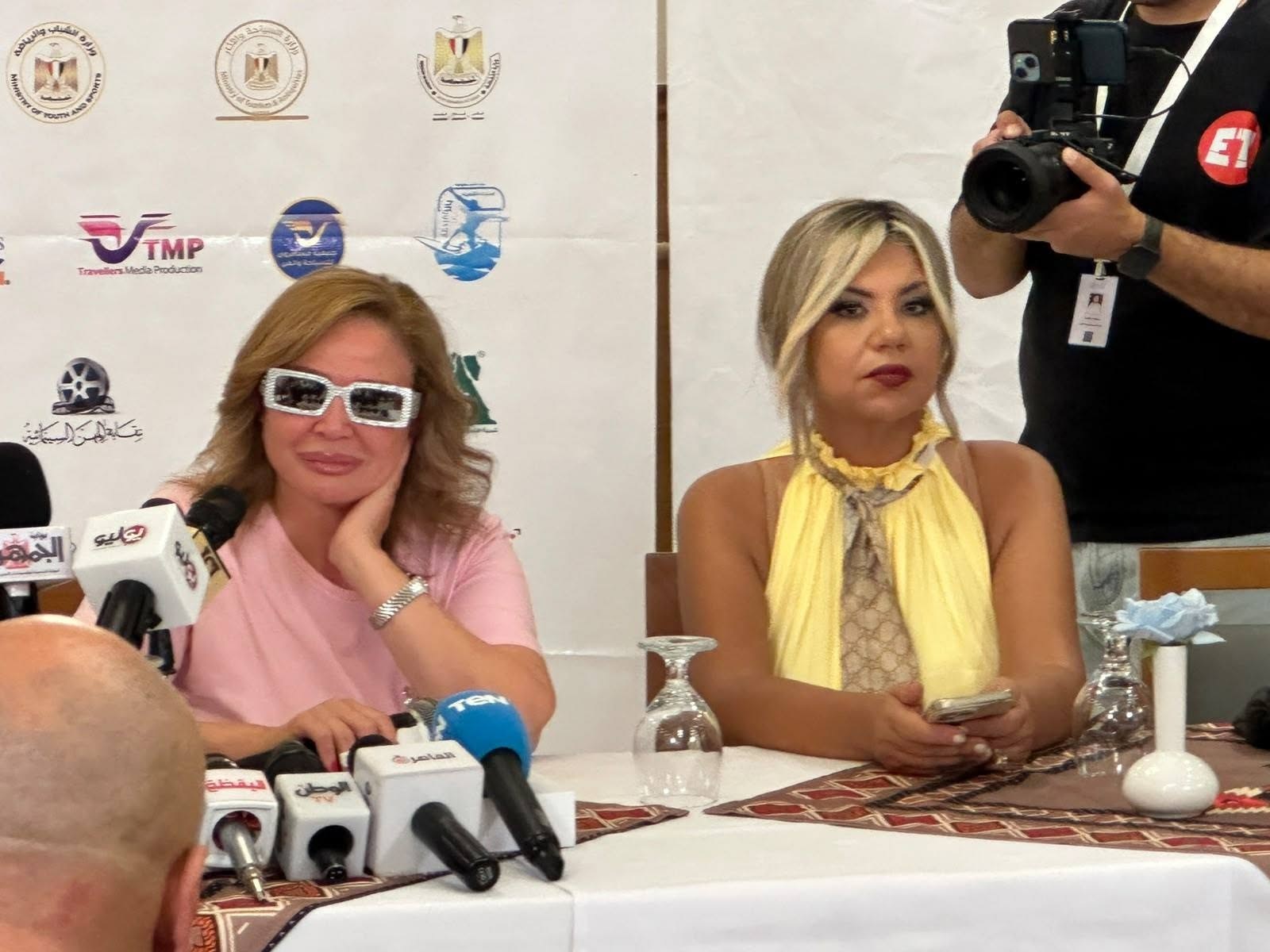 بوسي شلبي وإلهام شاهين في الندوة (سوشيال ميديا)