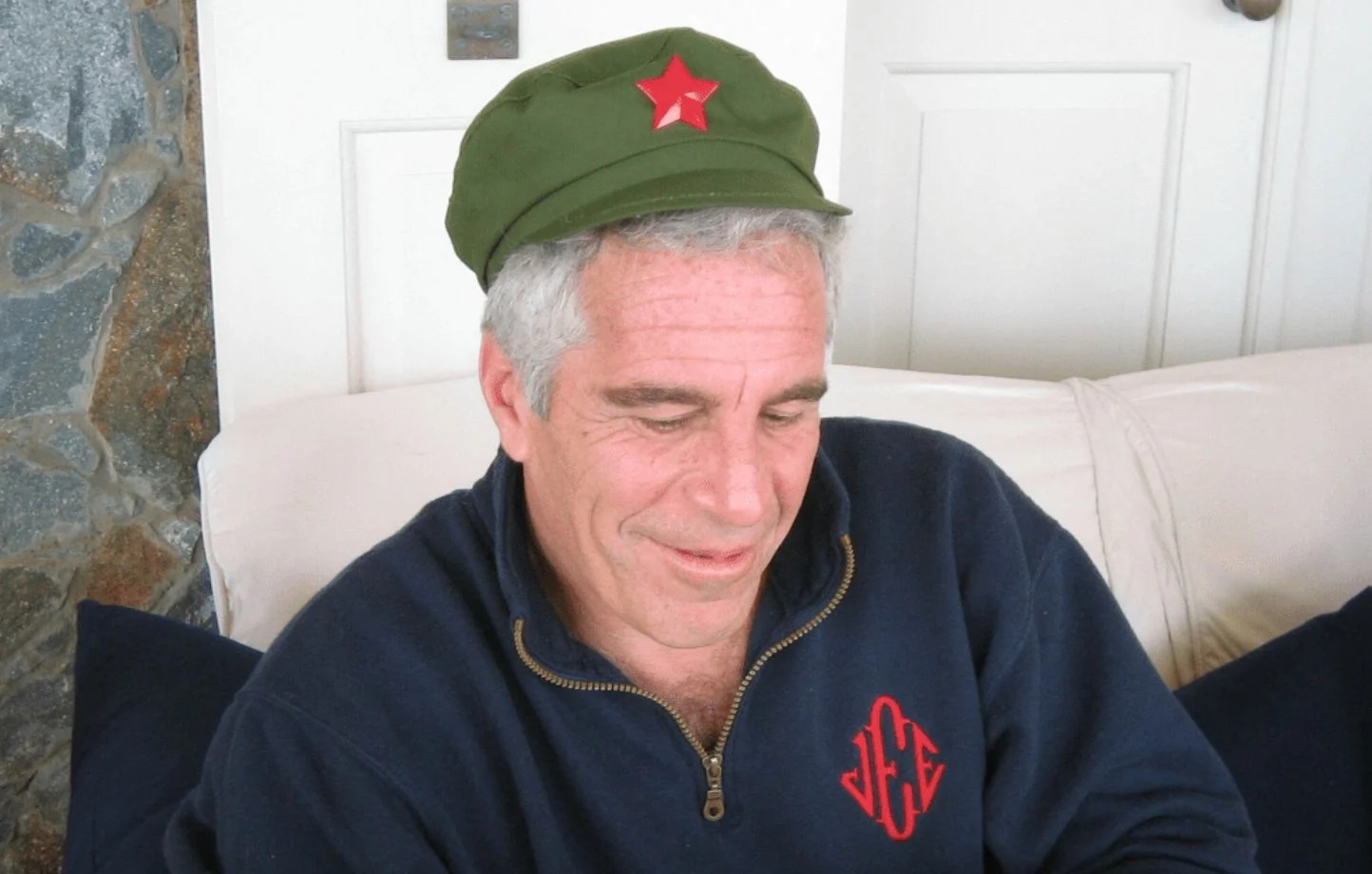 جيفري إبستين (سوشيال ميديا)