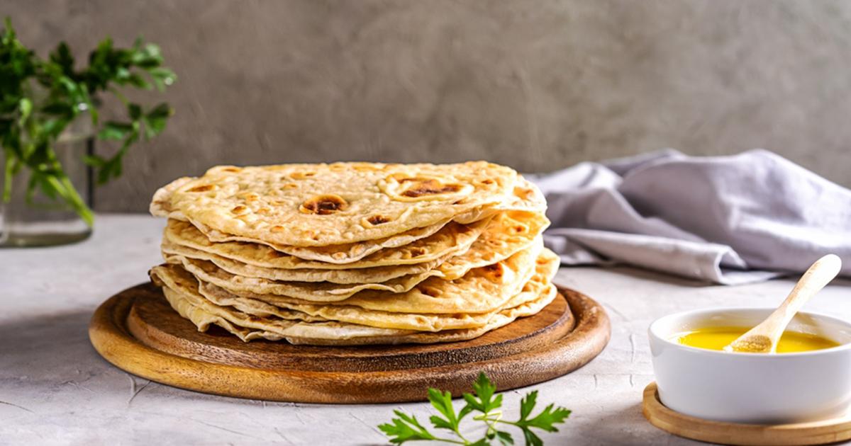 خبز الرقاق الإماراتي (سوشيال ميديا)