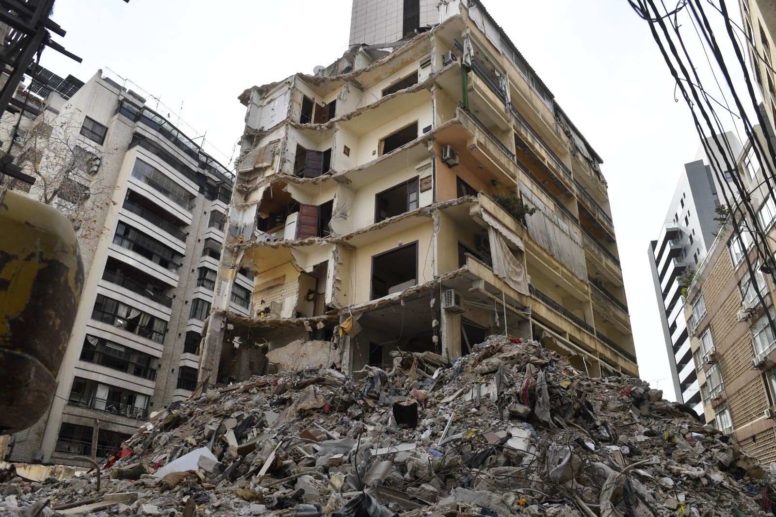 دمار جراء الغارات الإسرائيلية على العاصمة بيروت (حسام شبارو)