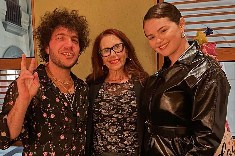 سيلينا غوميز مع بيني بلانكو ووالدته (سوشيال ميديا)