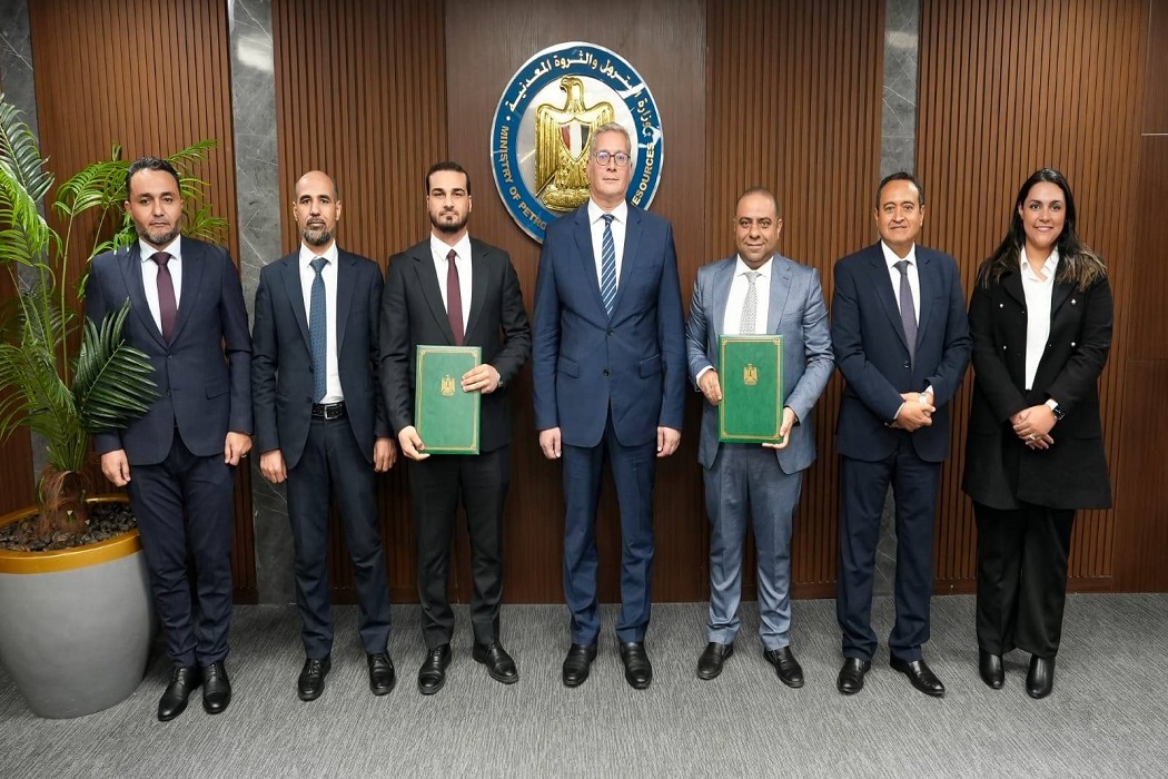 على هامش توقيع المذكرتين (وكالات)