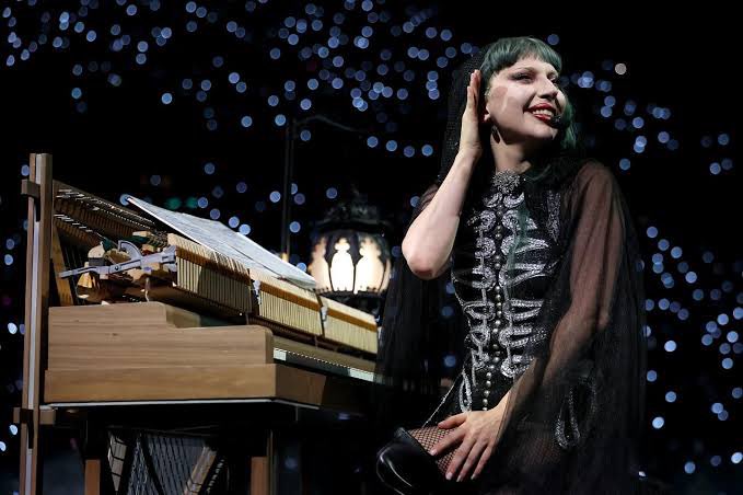 ليدي غاغا في طوكيو (إكس)