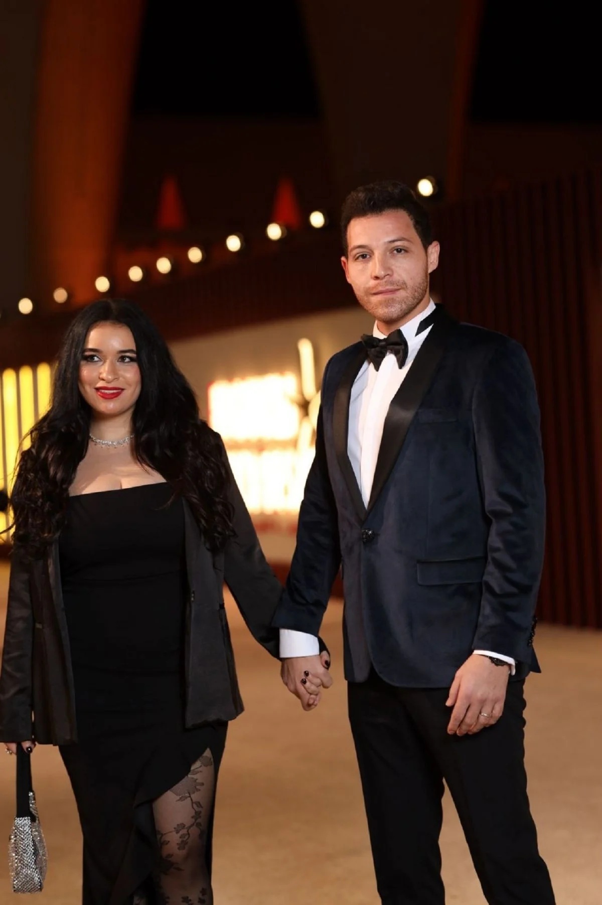 محمود حجازي وزوجته (سوشيال ميديا)