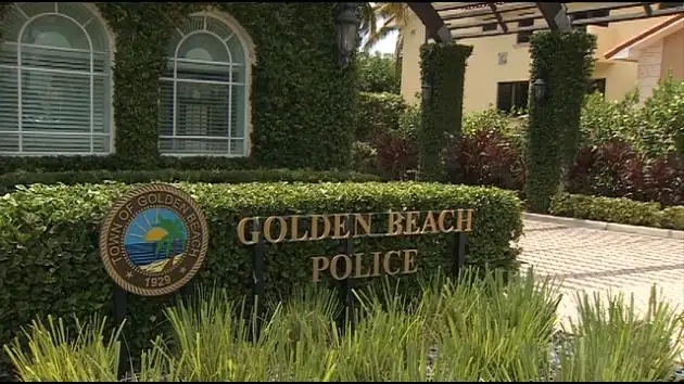 مركز شرطة غولدن بيتش (سوشيال ميديا)