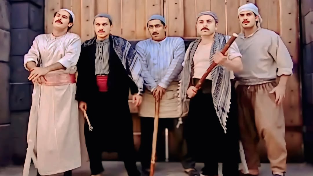 مسَلَّم في الوسط (مشهد من باب الحارة)