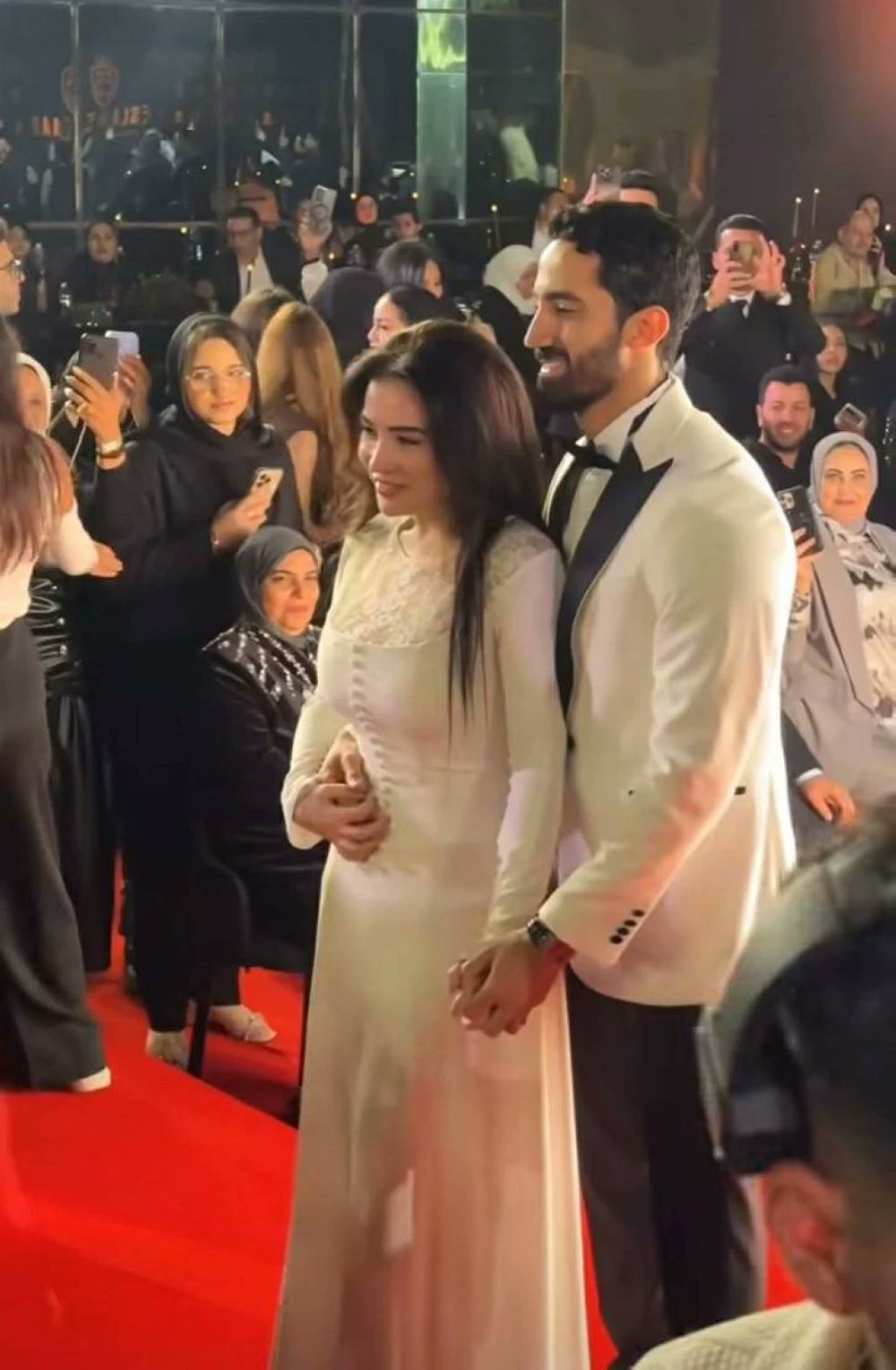 مي عز الدين وزوجها في الحفل (سوشيال ميديا)