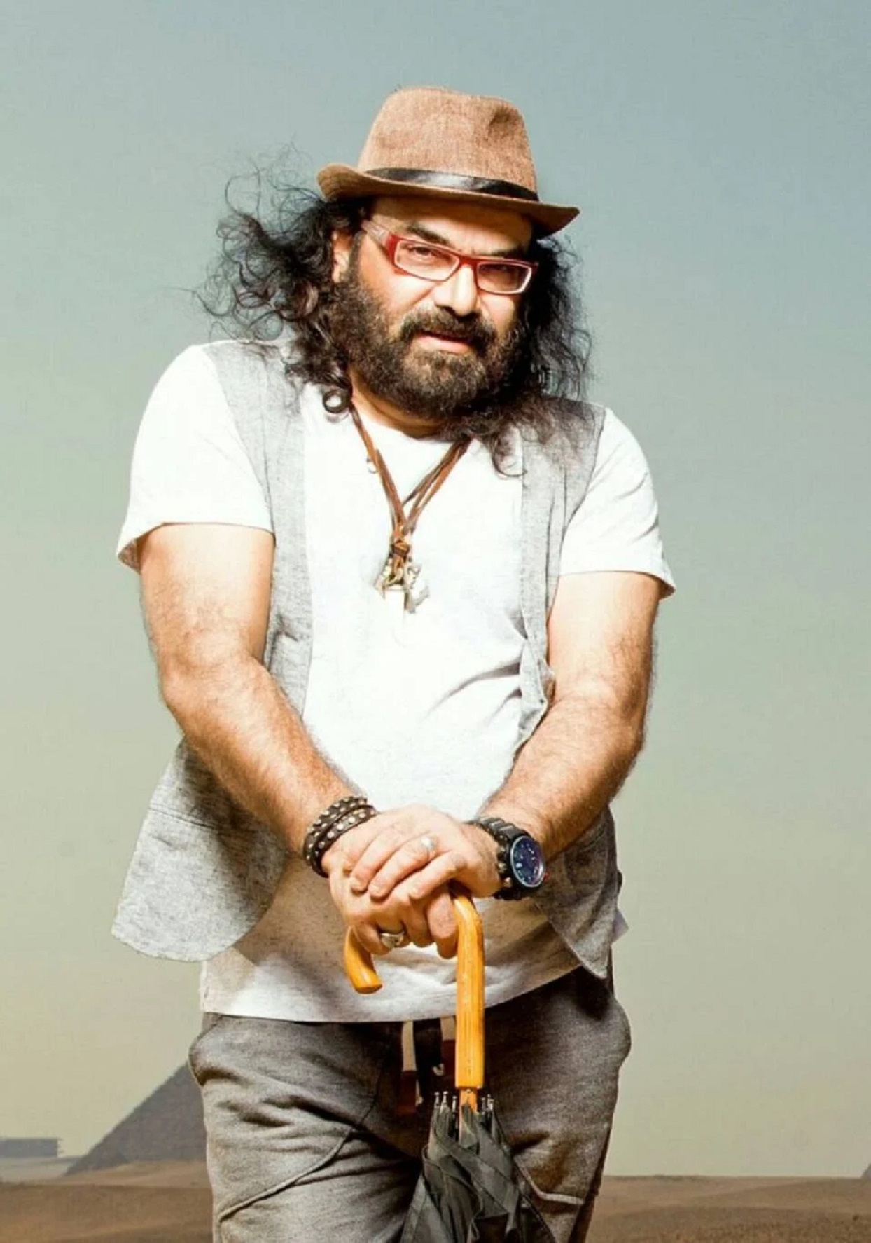 نادر أبو الليف (سوشيال ميديا)