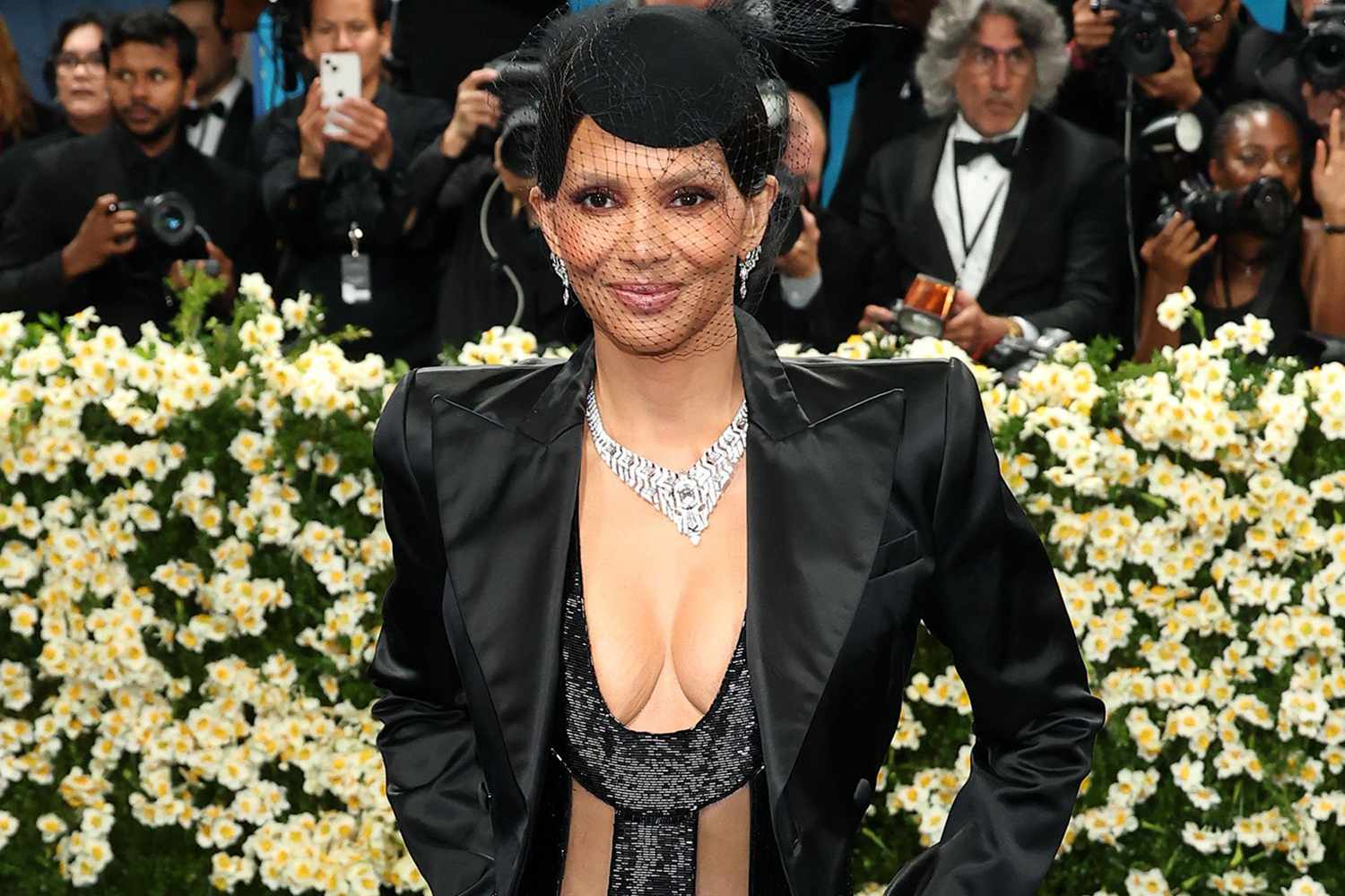 هالي بيري (إكس)