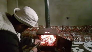 التدفئة على الحطب في عكار.