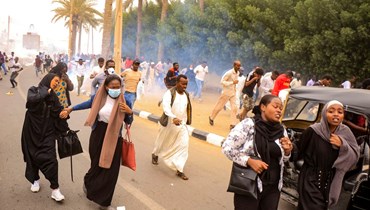 من المظاهرات في السودان (أ ف ب).