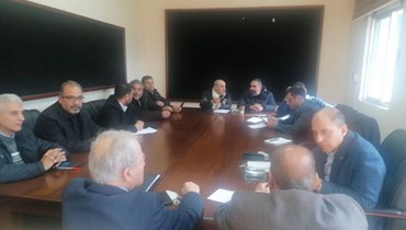 اجتماع في منشآت النفط في طرابلس.