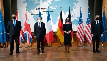 (من اليسار) كليفرلي، لودريان، بيربوك، وبلينكن خلال اجتماع في مقر وزارة الخارجية الألمانية في برلين (20 ك2 2022، أ ف ب).