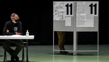 تصويت في مركز اقتراع في بورتو (23 ك2 2022، ا ف ب). 