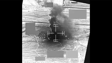 لحظة تدمير منصة الصاروخ الباليستي الذي أطلق من الجوف باليمن باتجاه أبوظبي (وزارة الدفاع الإماراتية).