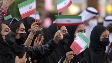 نساء إيرانيات في الجناح الإيراني في "إكسبو 2020 دبي" (أ ف ب).
