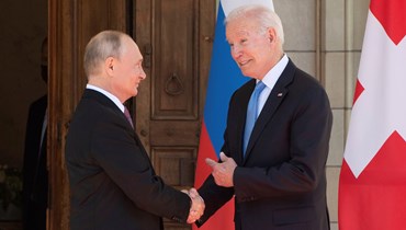 الرئيسان الأميركي جو بايدن والروسي فلاديمير بوتين قبل بدء قمتهما في جنيف، حزيران 2021 - "أ ب"