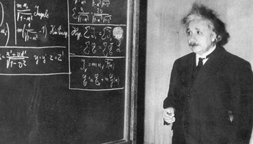ألبرت أينشتاين.