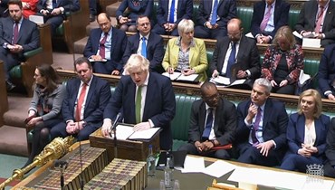 جونسون متكلما امام البرلمان في لندن (22 شباط 2022، أ ف ب). 