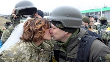 من حفل زفاف المقاتلة الأوكرانية ليسيا إيفاشينكو (مواقع التواصل الاجتماعيّ).
