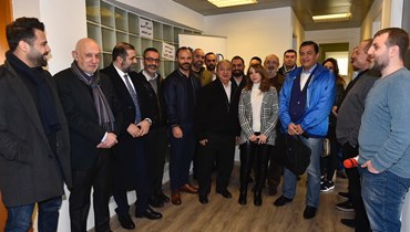 الزميل محمد نمر وعدد من الصحافيين في مكاتب "لبنان الكبير" (حسام شبارو).