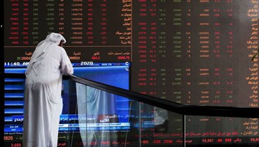 مراقبة الأسهم الخليجية (تعبيرية- أ ف ب).