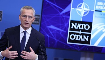 ستولتنبرغ متكلما خلال مؤتمر صحافي في مقر الناتو في بروكسيل (24 آذار 2022، ا ف ب). 