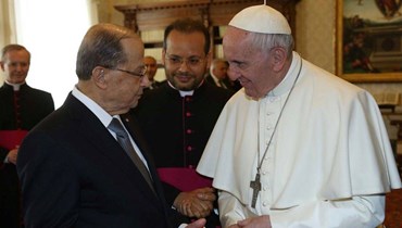 البابا فرنسيس والرئيس ميشال عون.