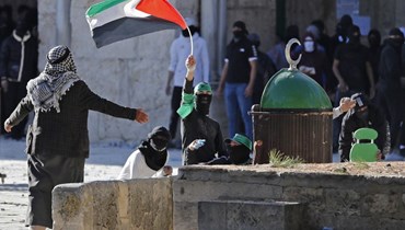 مواجهات في المسجد الأقصى بين فلسطيننيي والشرطة الإسرائيلية (أ فب).